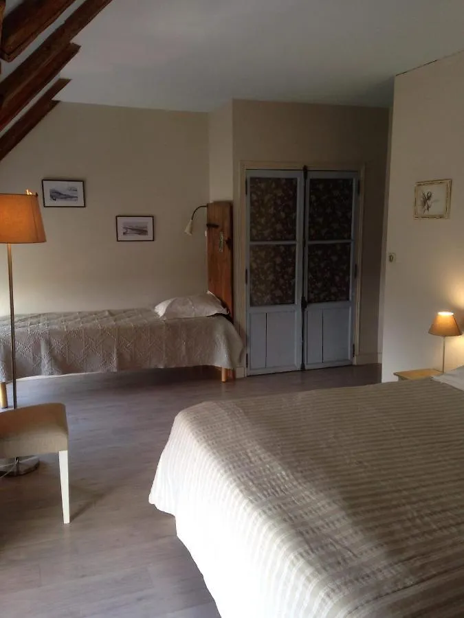 Les Acajous Bed & Breakfast Chalinargues