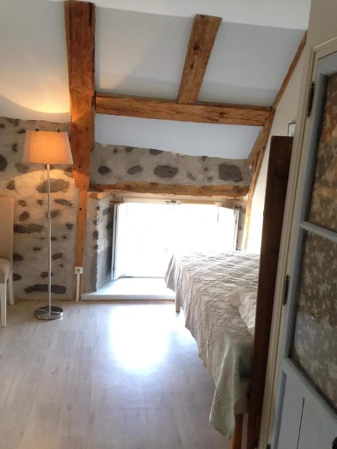 Les Acajous Bed & Breakfast Chalinargues