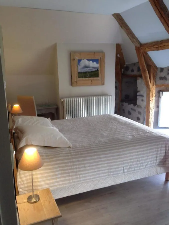 Les Acajous Bed & Breakfast Chalinargues 0*,  France