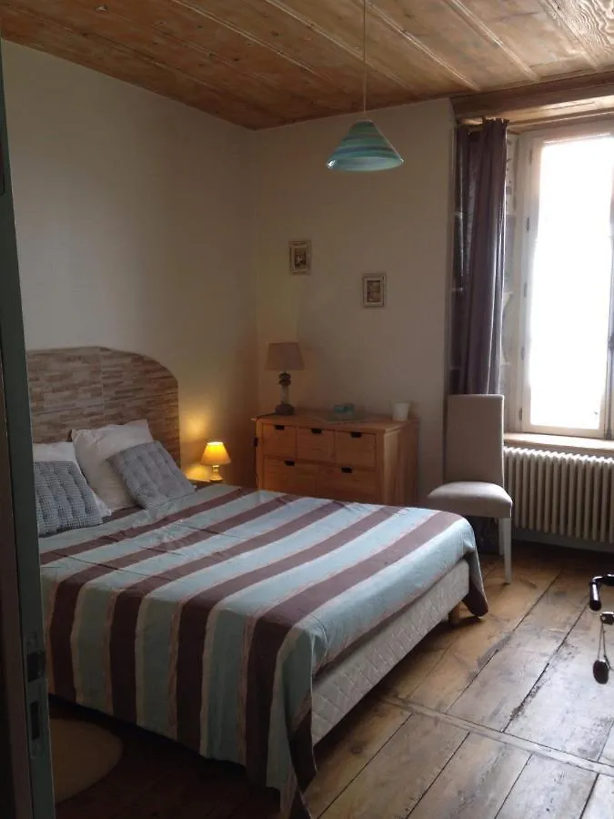Les Acajous Bed & Breakfast Chalinargues