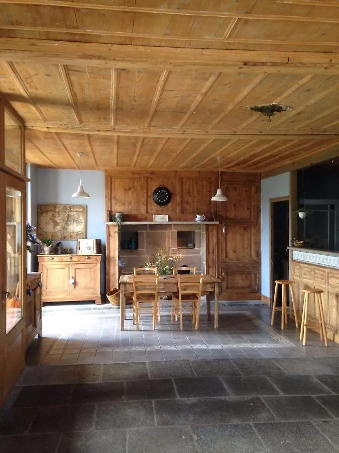 Les Acajous Bed & Breakfast Chalinargues