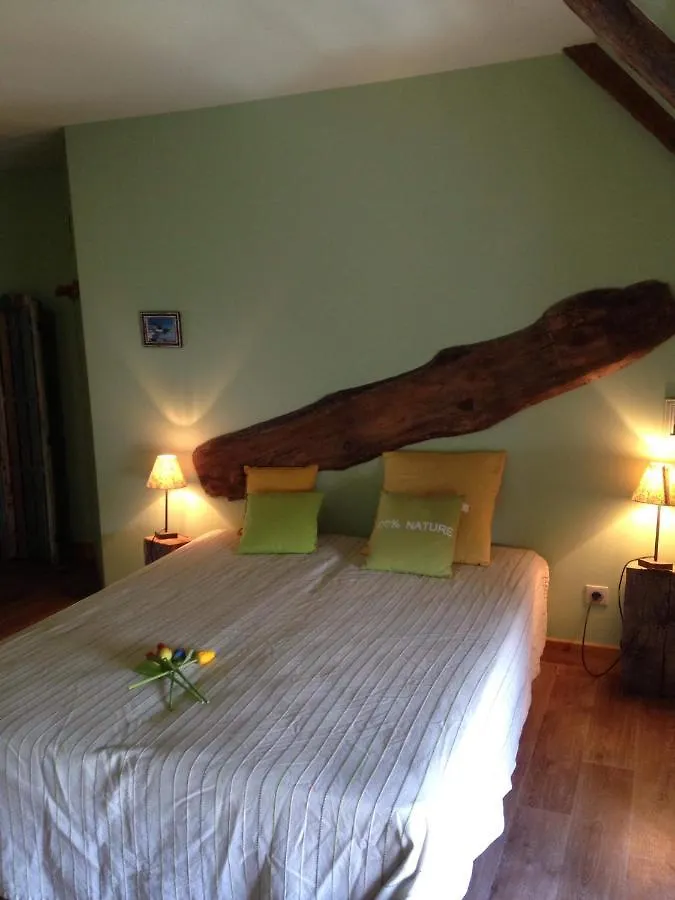 Les Acajous Bed & Breakfast Chalinargues
